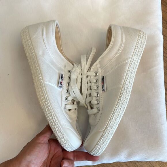 BACKYARD FOOTWEAR WHITE SNEAKERS WITH GREY DETAIL. NEW IN BOX - Picture 6 of 8